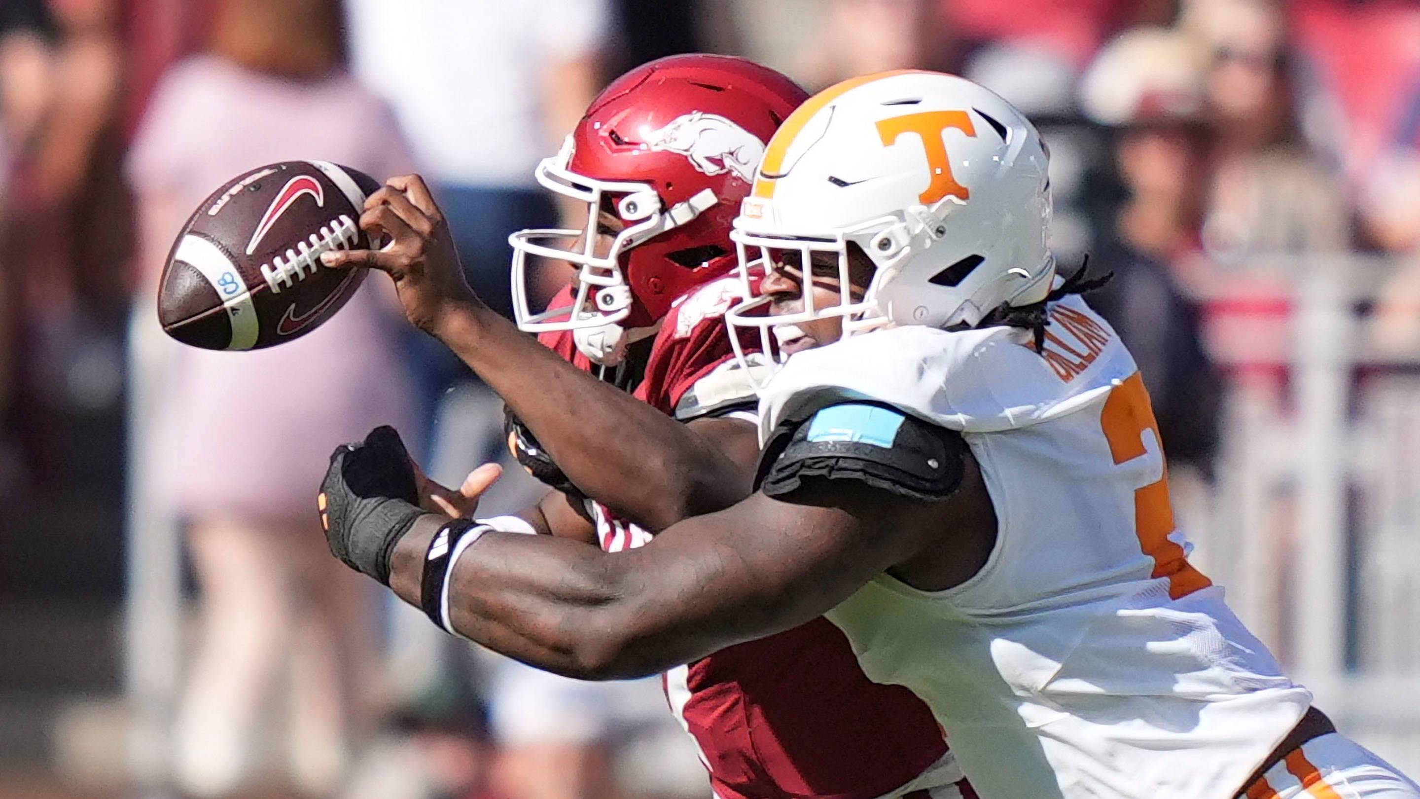 First Half Takeaways As Tennessee Leads Arkansas 7-0