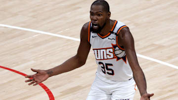 Phoenix Suns v Los Angeles Clippers