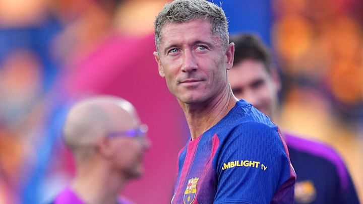 Robert Lewandowski está recupera de uma lesão nas costas e pode reforçar o Barcelona Robert Lewandowski está recupera de uma lesão nas costas e pode reforçar o Barcelona