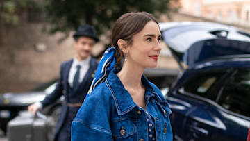 Emily in Paris. (L to R) Lily Collins as Emily in episode 409 of Emily in Paris