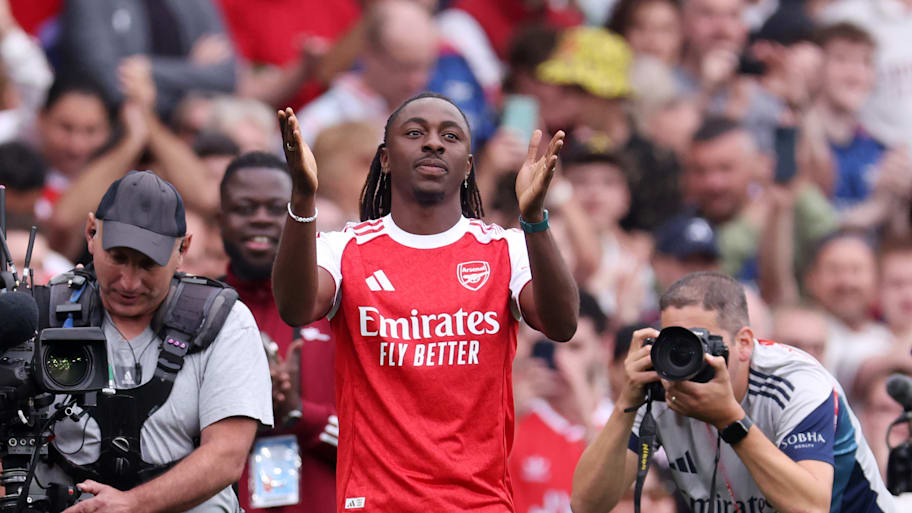 Eberechi Eze applauding his new fans.