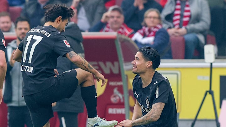 Jens Castrop (links) traf im Derby doppelt für Borussia Mönchengladbach