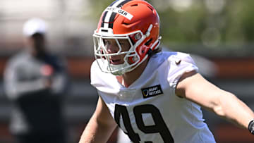 May 9, 2025; Berea, OH, USA; Cleveland Browns linebacker Carson Schwesinger (49) runs a drill during rookie minicamp at CrossCountry Mortgage Campus. Mandatory Credit: Ken Blaze-Imagn Images