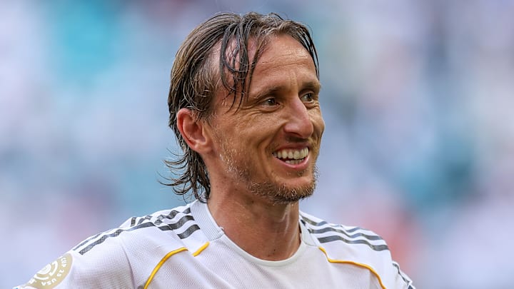Modric vai deixar o Real Madrid, mas ainda não decidiu onde vai jogar Modric vai deixar o Real Madrid, mas ainda não decidiu onde vai jogar