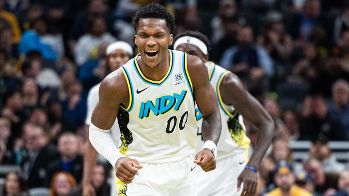 Indiana Pacers wing Bennedict Mathurin (00).