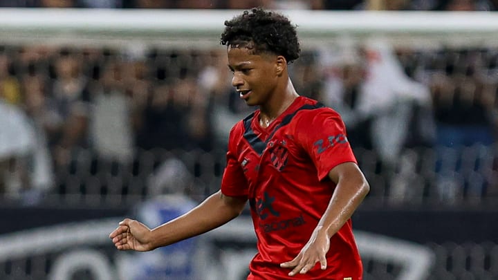 Ze Lucas completa 18 anos em março de 2026 Ze Lucas completa 18 anos em março de 2026