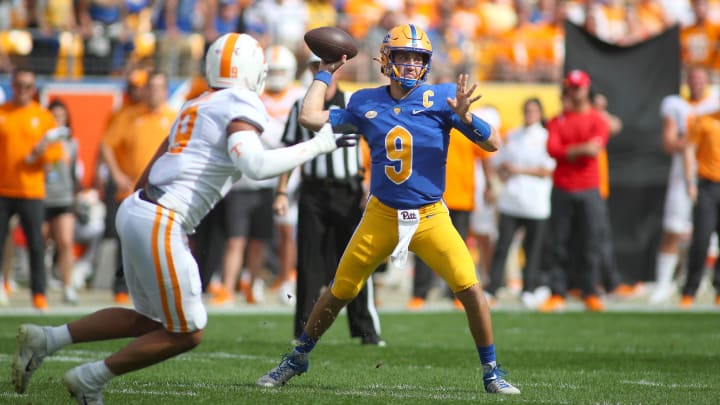 Kedon Slovis (9) of the Pittsburgh Panthers throws downfield during the first half against the Tennessee Volunteers at Acrisure Stadium in Pittsburgh, PA on September 10, 2022.

Pittsburgh Panthers Vs Tennessee Volunteers