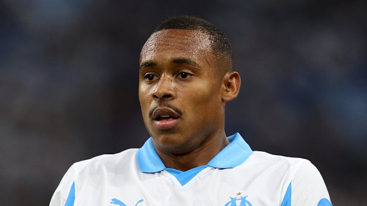 Igor Paixao est annoncé titulaire. Igor Paixao est annoncé titulaire.