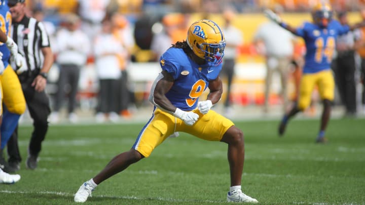 Brandon Hill (9) of the Pittsburgh Panthers reacts after stopping the Tennessee Volunteers on fourth down during the first half at Acrisure Stadium in Pittsburgh, PA on Spetmebr 10, 2022.

Pittsburgh Panthers Vs Tennessee Volunteers