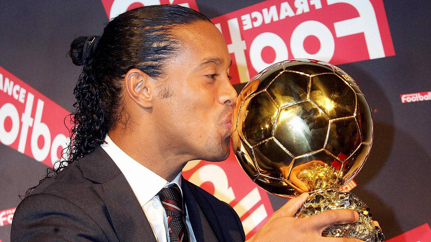Ronaldinho El Bal n De Oro 2005 Que Nunca Perdi La Sonrisa Ronaldinho El Bal n De Oro 2005 Que Nunca Perdi La Sonrisa