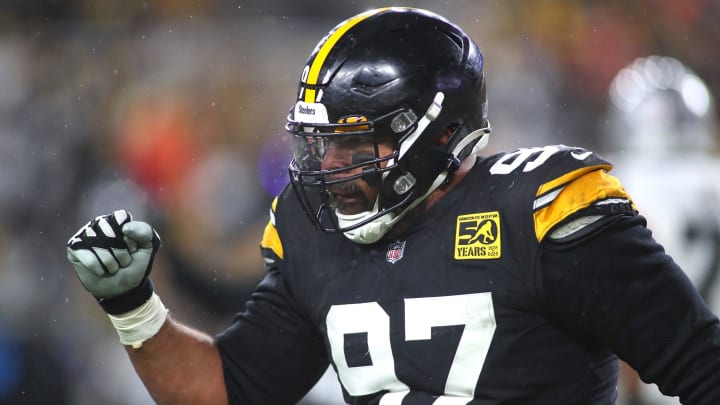 Pittsburgh Steelers defensive end Cameron Heyward reacts to a play.