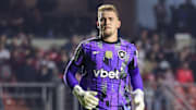 Terceiro goleiro até pouco tempo, Léo Linck ganha nova chance