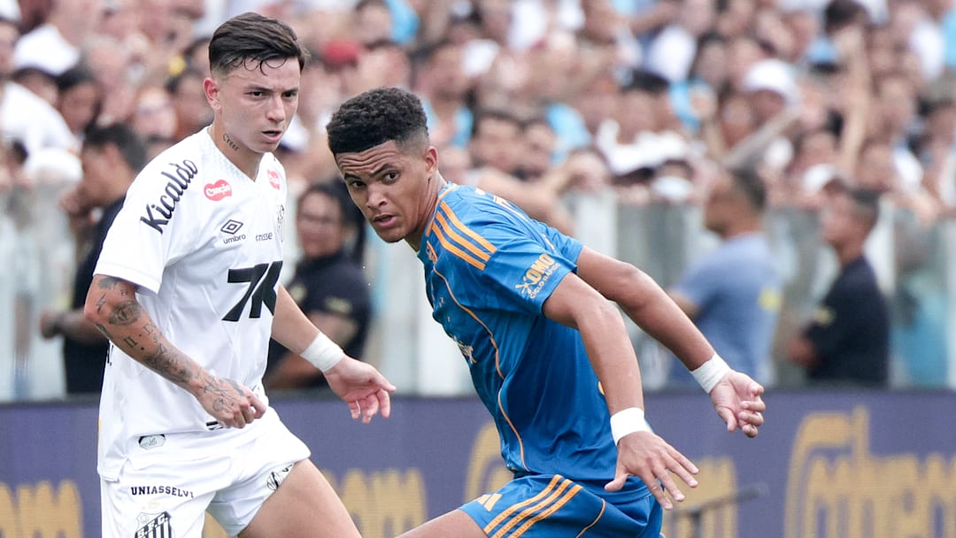 Kauã Prates (re.) im Einsatz für EC Cruzeiro