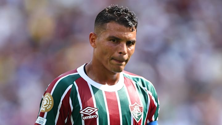 Thiago Silva veut s'offrir une dernière danse européenne. Thiago Silva veut s'offrir une dernière danse européenne.