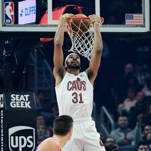Mar 11, 2024; Cleveland, Ohio, USA; Cleveland Cavaliers center Jarrett Allen (31) dunks during the first half against the Phoenix Suns at Rocket Mortgage FieldHouse. Mandatory Credit: Ken Blaze-USA TODAY Sports | Ken Blaze-USA TODAY Sports