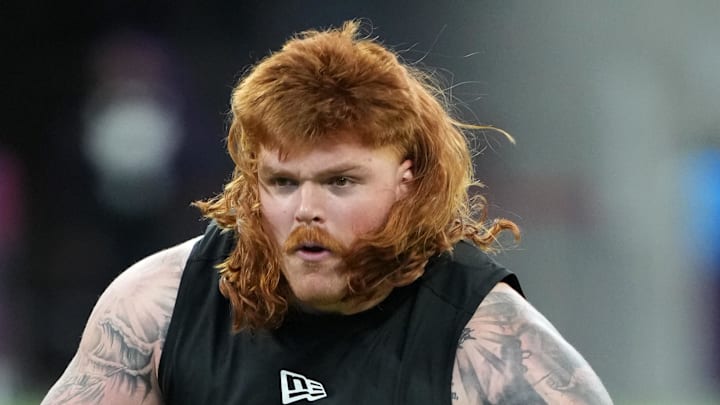 Iowa offensive lineman Gennings Dunker