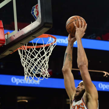 Dec 27, 2021; Phoenix, Arizona, USA; Phoenix Suns center JaVale McGee (00) dunks the ball against the Memphis Grizzlies during the second half at Footprint Center. Mandatory Credit: Joe Camporeale-USA TODAY Sports