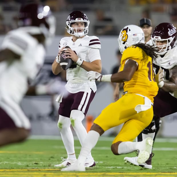 Mississippi State Bulldogs quarterback Blake Shapen (2) against the Arizona State Sun Devils at Mountain America Stadium. 