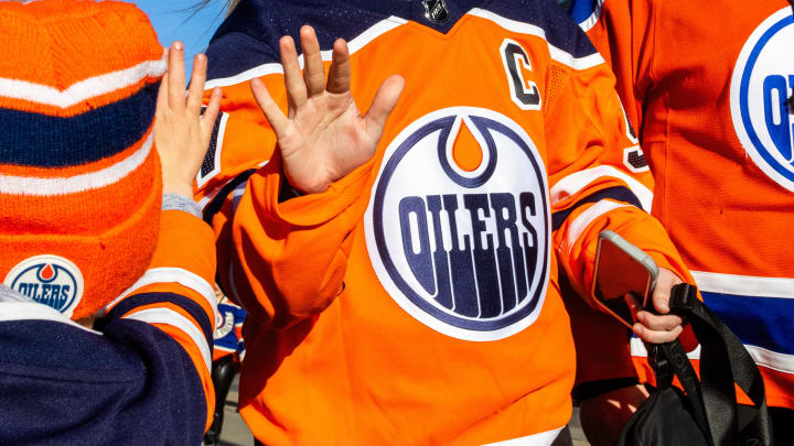 Edmonton Oilers fans in every style of Oilers jersey