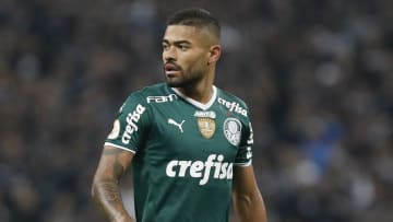 Ele tem contrato com o Palmeiras, mas não deve ficar no Verdão