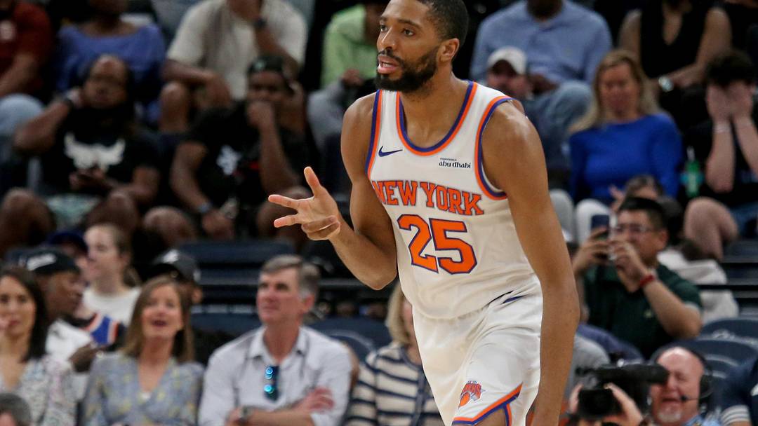 Apr 1, 2026; Memphis, Tennessee, USA; New York Knicks guard Mikal Bridges (25) reacts after a basket during the fourth quarter against the Memphis Grizzlies at FedExForum. Mandatory Credit: Petre Thomas-Imagn Images
