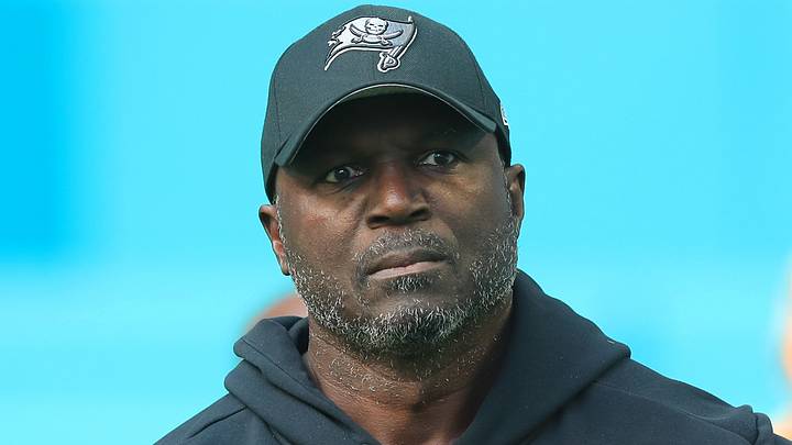A former Tampa Bay Buccaneers legend came to the defense of Todd Bowles amid calls from fans for his job.