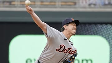 Veteran MLB pitcher Kenta Maeda signed a contract with the Yankees.