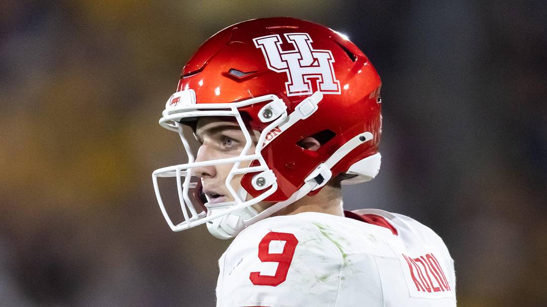 Oct 25, 2025; Tempe, Arizona, USA; Houston Cougars tight end Tanner Koziol (9) against the Arizona State Sun Devils at Mountain America Stadium. Mandatory Credit: Mark J. Rebilas-Imagn Images Oct 25, 2025; Tempe, Arizona, USA; Houston Cougars tight end Tanner Koziol (9) against the Arizona State Sun Devils at Mountain America Stadium. Mandatory Credit: Mark J. Rebilas-Imagn Images