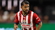 Miguel Ponce fue dado de baja por Chivas, pero podría mantenerse vigente en la Liga MX porque Pumas lo tendría en la mira.