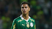 Vitor Reis estreou no profissional em 2024 e já fez 14 jogos, sendo 12 como titular do Palmeiras