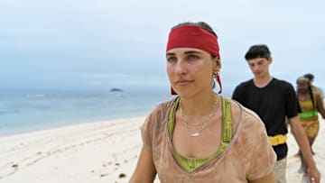 “Cherry on Top” – Revenge is a dish best served cold when one castaway tries to get back at the person who eliminated their day one. One castaway’s journey becomes a race against mother nature to outrun the tides. Then, a new version of a familiar challenge stands between castaways and the immunity necklace, on SURVIVOR, Wednesday, Dec. 3 Jeff Probst serves as host and executive producer. Photo: CBS ©2025 CBS Broadcasting, Inc. All