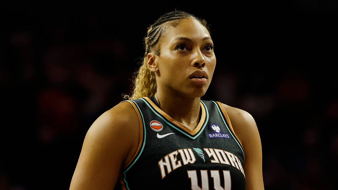 May 10, 2026; Washington, District of Columbia, USA; New York Liberty guard-forward Betnijah Laney-Hamilton (44) prepares to shoot a free throw against the Washington Mystics during overtime at CareFirst Arena. Mandatory Credit: Geoff Burke-Imagn Images May 10, 2026; Washington, District of Columbia, USA; New York Liberty guard-forward Betnijah Laney-Hamilton (44) prepares to shoot a free throw against the Washington Mystics during overtime at CareFirst Arena. Mandatory Credit: Geoff Burke-Imagn Images