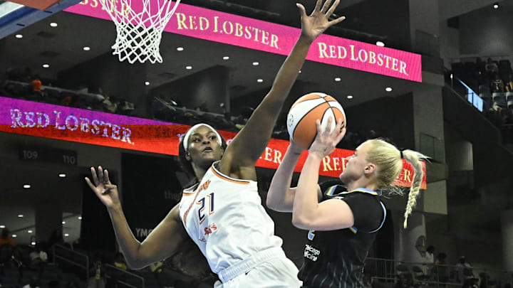 Jun 21, 2025; Chicago, Illinois, USA; Phoenix Mercury center Kalani Brown (21) defends against Chicago Sky guard Hailey Van Lith (2) during the second half at Wintrust Arena. Mandatory Credit: Matt Marton-Imagn Images Jun 21, 2025; Chicago, Illinois, USA; Phoenix Mercury center Kalani Brown (21) defends against Chicago Sky guard Hailey Van Lith (2) during the second half at Wintrust Arena. Mandatory Credit: Matt Marton-Imagn Images