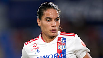 Amel Majri est la première en France. 