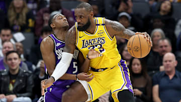 Los Angeles Lakers podrían juntar a LeBron James y De'Aaron Fox en esta misma campaña