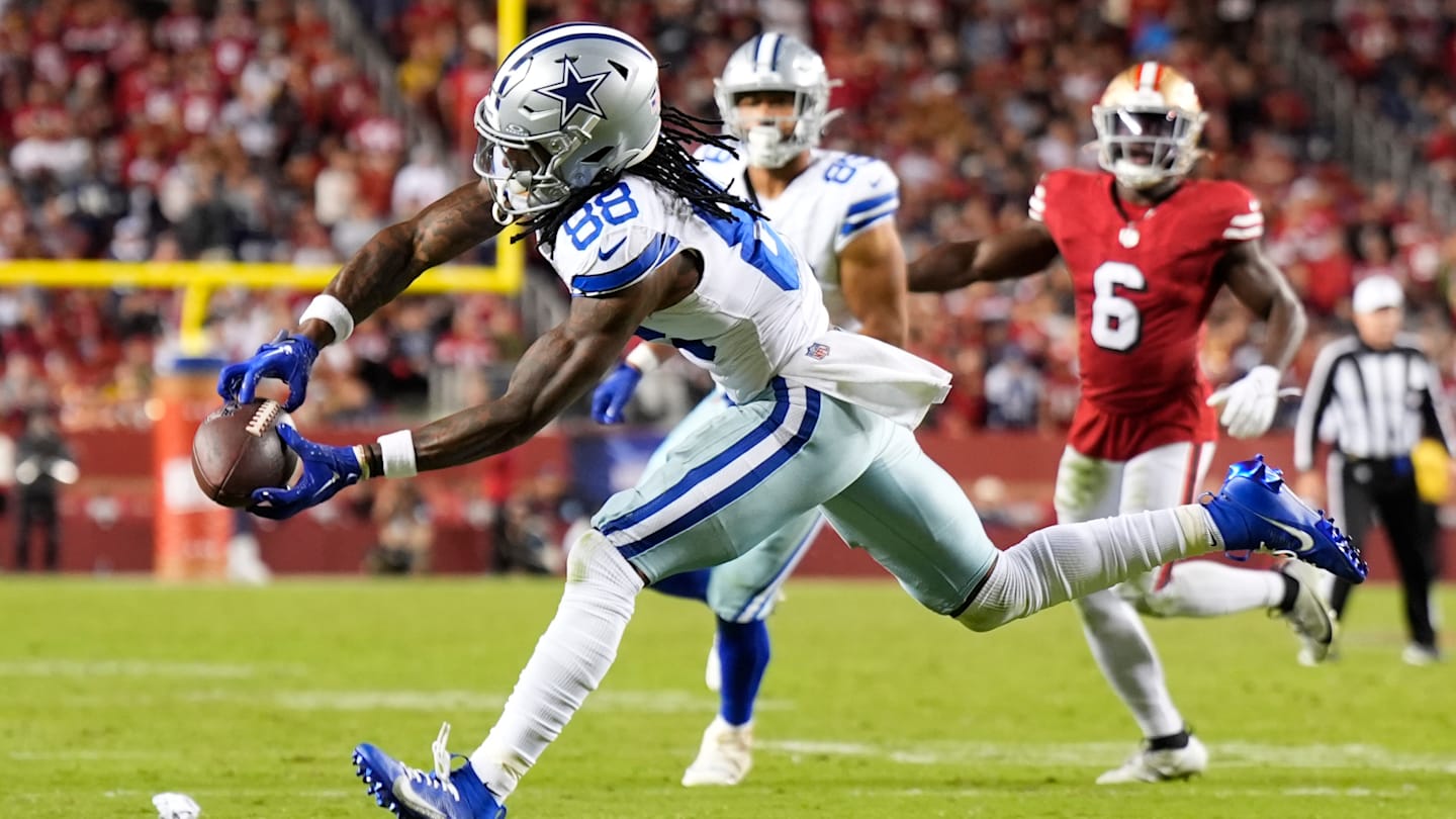 カウボーイズが49ersに大敗した後、NFLプレーオフの写真を更新