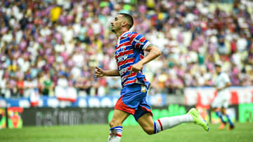 Thiago Galhardo marcou o gol que abriu caminhos para a vitória do Fortaleza Thiago Galhardo marcou o gol que abriu caminhos para a vitória do Fortaleza