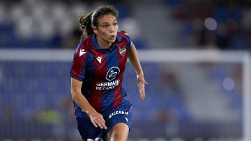 Paula Tomás joins Aston Villa on a two-year deal