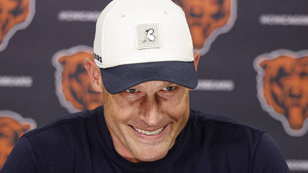 Chicago Bears head coach Ben Johnson 