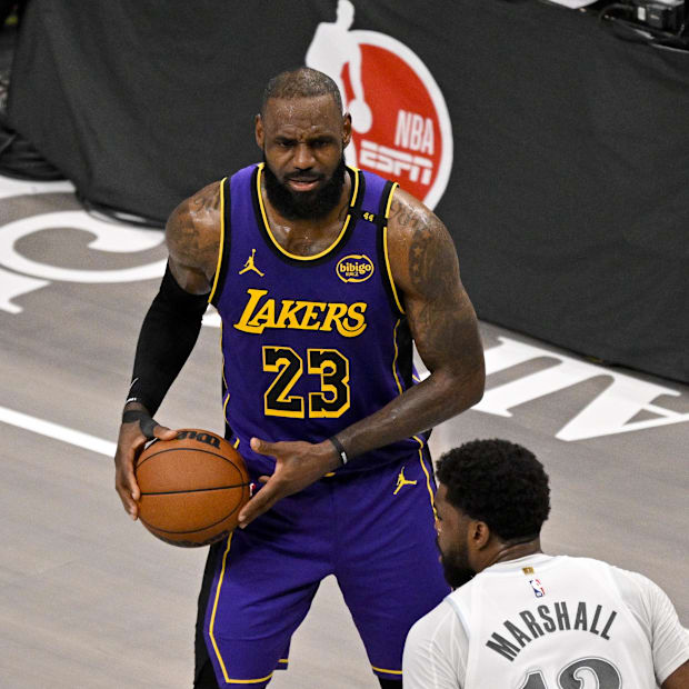  Los Angeles Lakers forward LeBron James