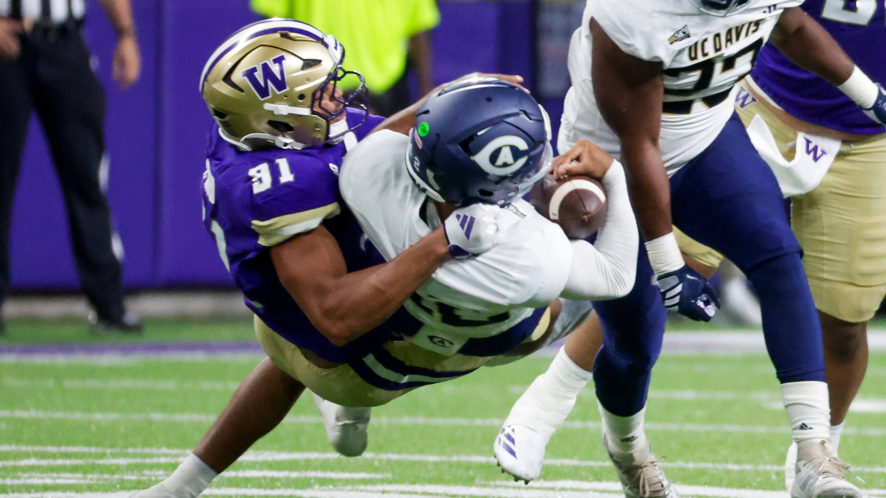 Huskies Have Seen This WSU  QB Before