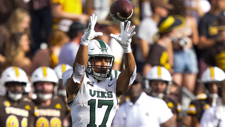 Sep 9, 2023; Laramie, Wyoming, USA; Portland State Vikings running back Quincy Craig (17) makes a catch against the Wyoming Cowboys during the fourth quarter at Jonah Field at War Memorial Stadium. Mandatory Credit: Troy Babbitt-Imagn Images