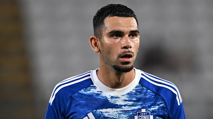 Lucas Da Cunha est un joueur de Côme en Serie A. Lucas Da Cunha est un joueur de Côme en Serie A.