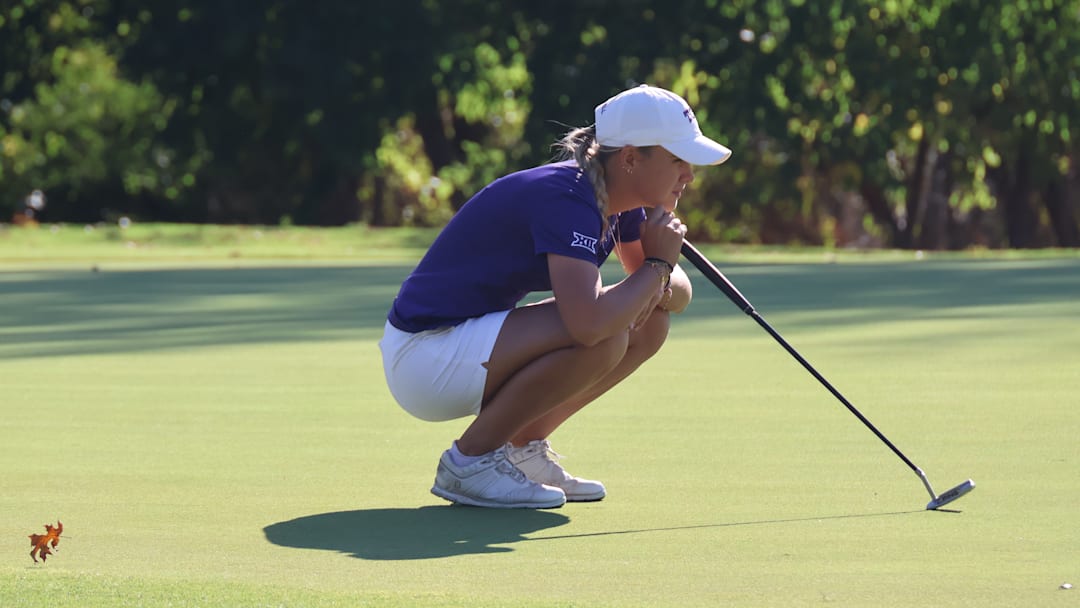 Camille Min-Gaultier reading a putt