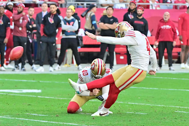 San Francisco 49ers place kicker Jake Moody (4) misses a field goal in the first half against the Arizona Cardinals at State 