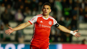 Borré marcou um dos gols do triunfo colorado