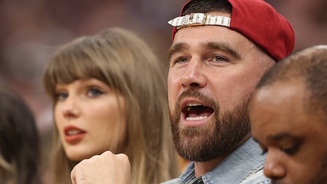 Travis Kelce reacts during second quarter between the New York Knicks and Cleveland Cavaliers.