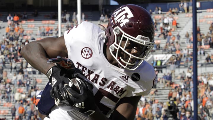 Dec 5, 2020; Auburn, Alabama, USA;  Texas A&M Aggies tight end Jalen Wydermyer (85) makes a touchdown catch during the first quarter against the Auburn Tigers at Jordan-Hare Stadium. Mandatory Credit: John Reed-USA TODAY Sports