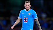 El mediocampista polaco Mateusz Bogusz se reportó tras estar con la selección de Polonia y tiene opciones de ver acción contra Chivas.
