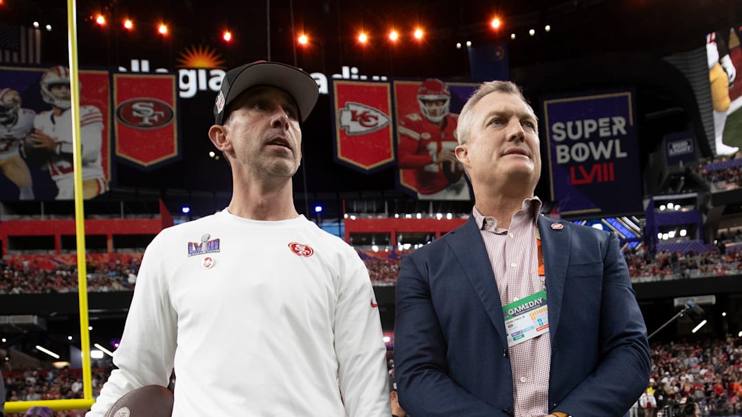 San Francisco 49ers head coach Kyle Shanahan (L) and general manager John Lynch (R)